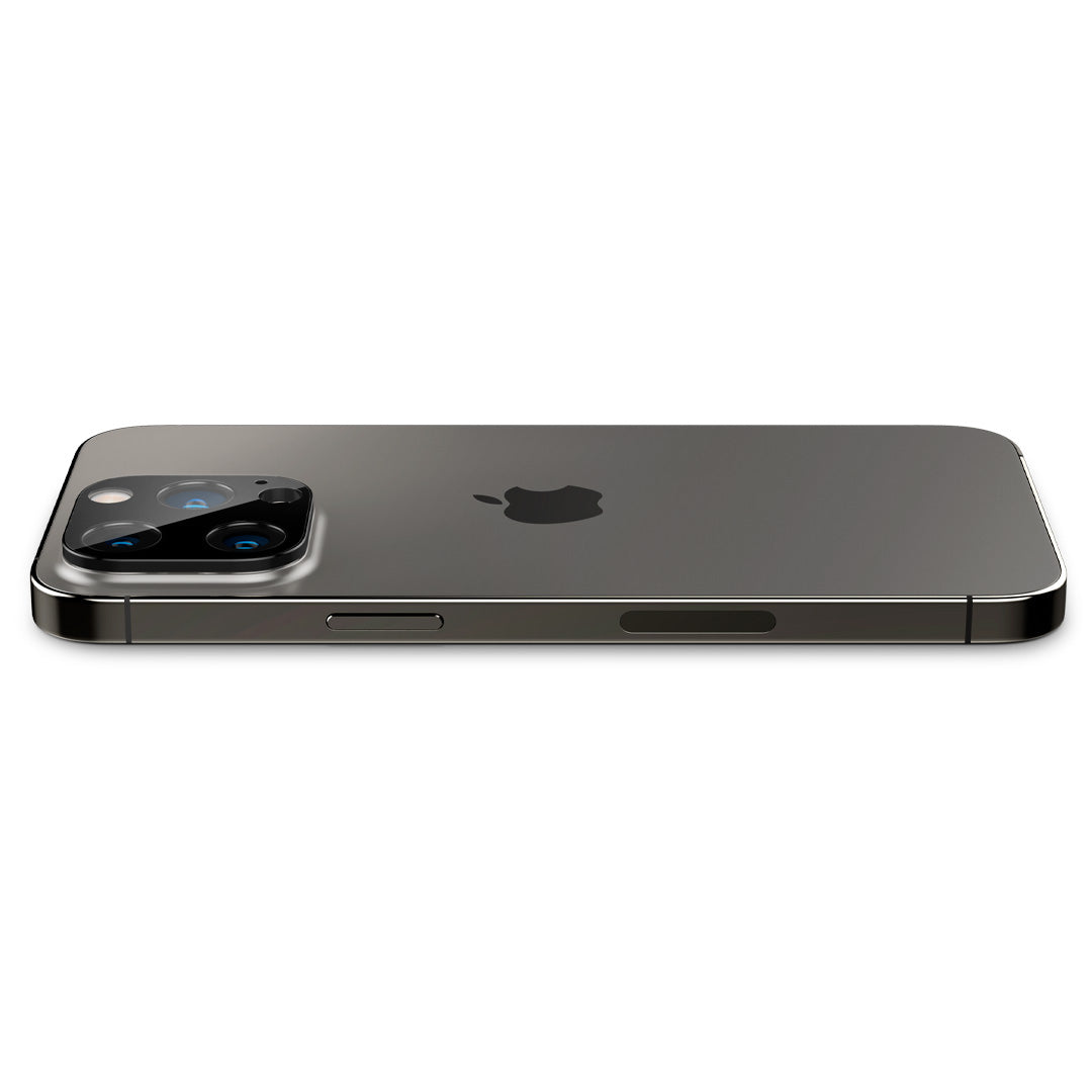 AGL05292 - iPhone 14 Pro Max Optik in Black showing the back, side and lens camera with lens protector installed